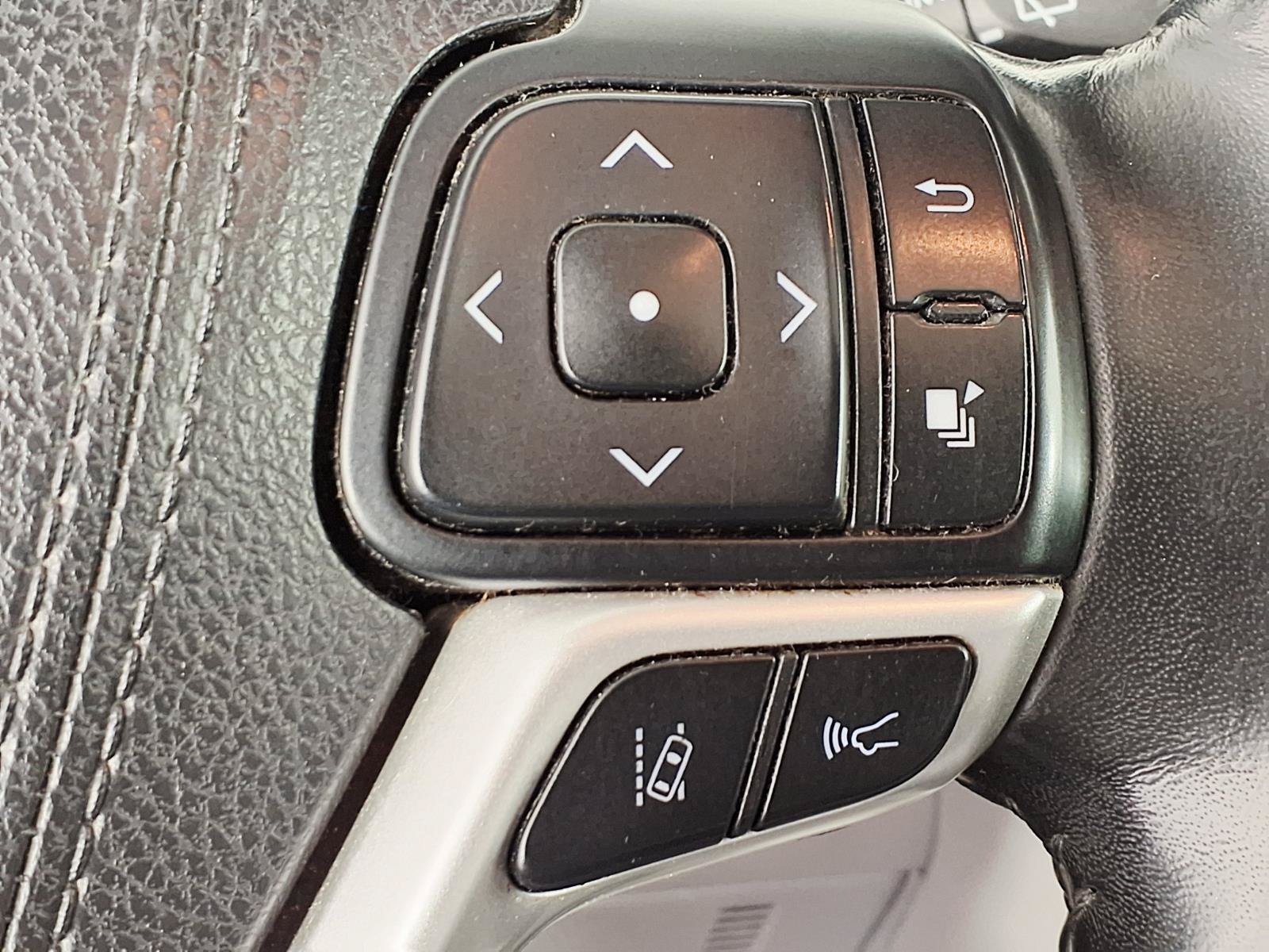 Used 2018 Toyota Highlander Limited w/ Protection Package #3 AWD/4WD image 18
