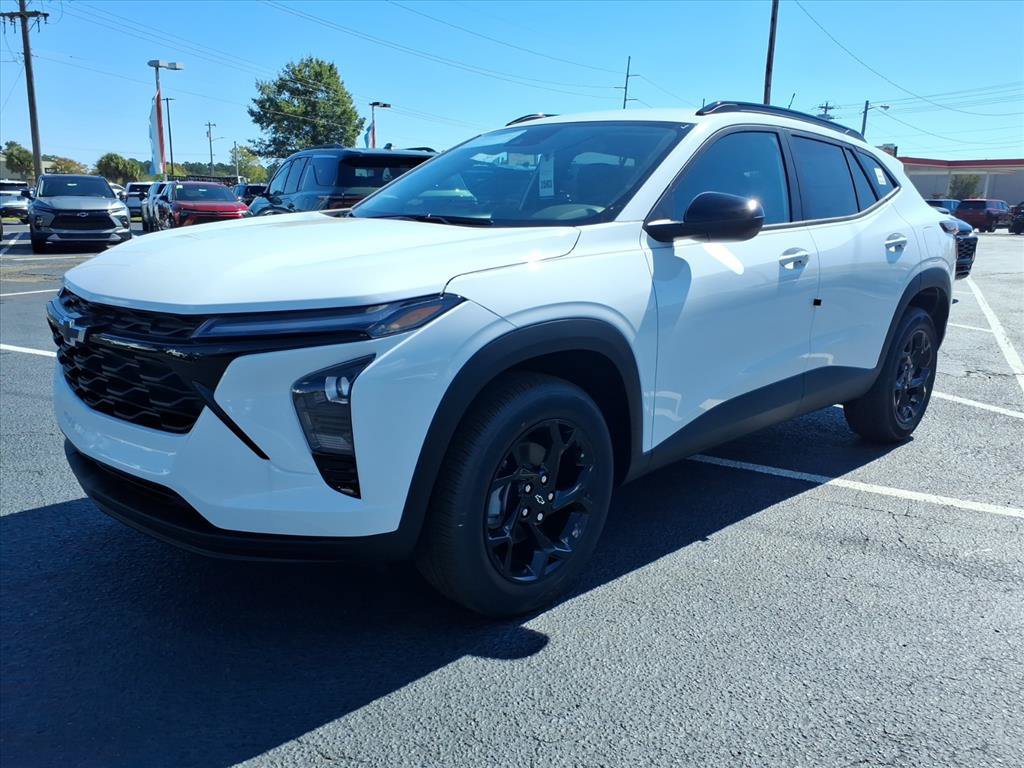 New 2026 Chevrolet Trax LT w/ Midnight Edition FWD image 8