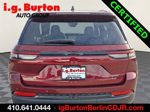 Used 2025 Jeep Grand Cherokee Limited w/ Black Appearance Package image 5