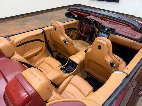 Used 2016 Maserati GranTurismo Sport RWD image 28