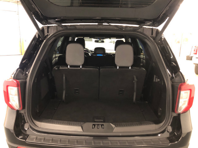 Used 2023 Ford Explorer ST-Line AWD/4WD image 8
