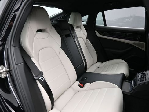 Certified 2025 Porsche Panamera 4 image 26