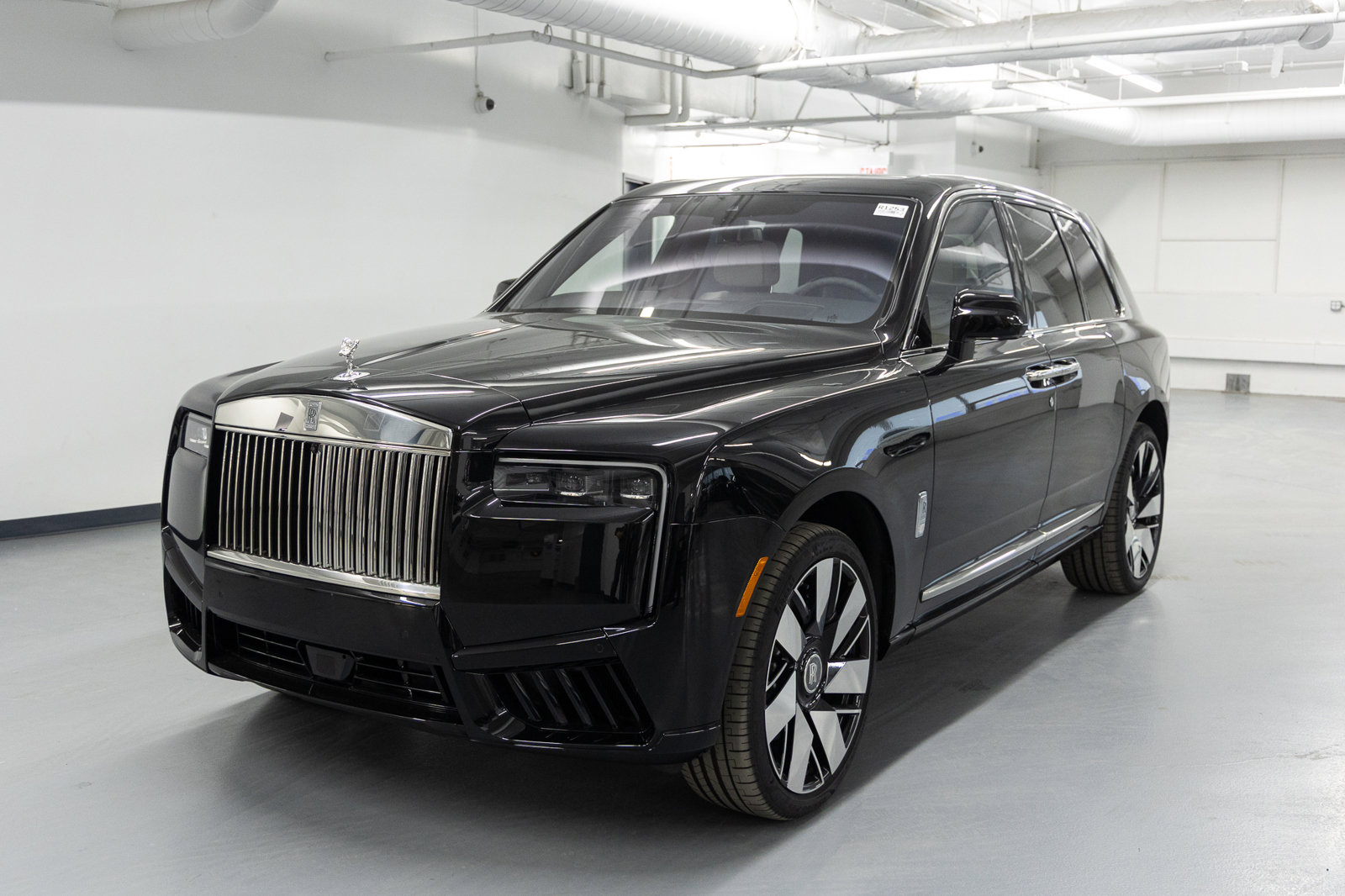 New 2026 Rolls-Royce Cullinan AWD/4WD image 1