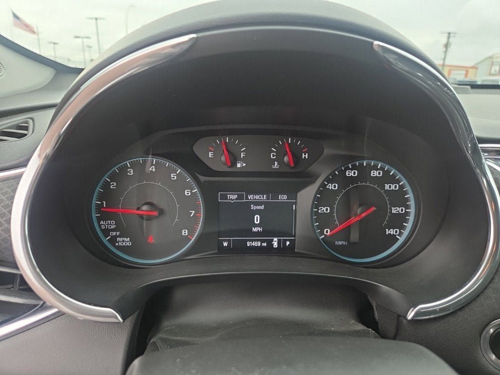Used 2017 Chevrolet Malibu LT FWD image 15