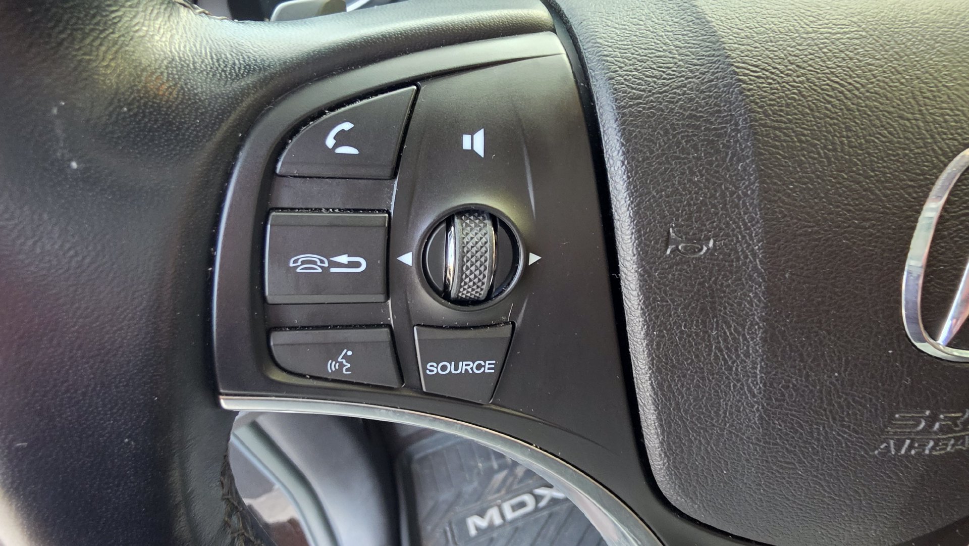 Used 2018 Acura MDX w/ Technology Package FWD image 22