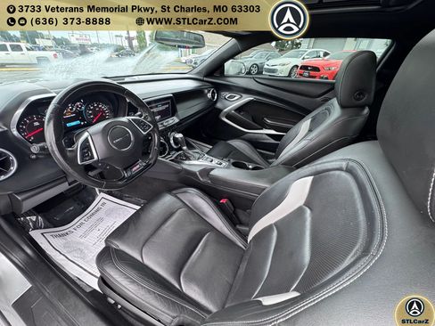 Used 2018 Chevrolet Camaro SS RWD image 9