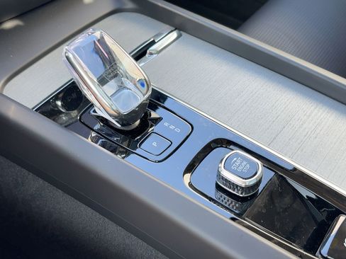 Certified 2026 Volvo V60 B5 Cross Country Ultra image 26