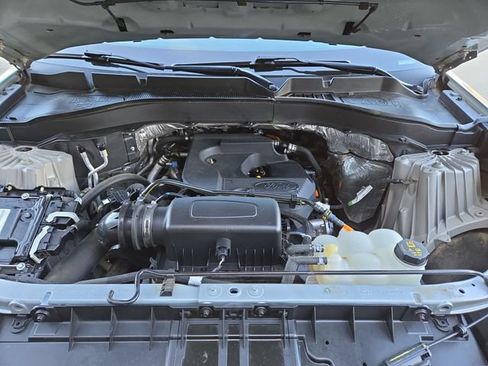 Used 2020 Ford Explorer XLT w/ Equipment Group 202A AWD/4WD image 36