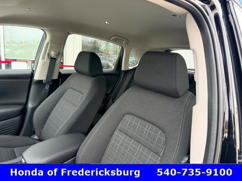 Certified 2026 Honda HR-V LX image 28