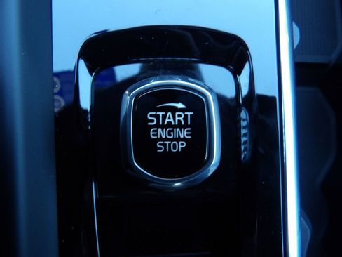 New 2026 Volvo XC60 B5 Plus w/ Protection Package Premier image 20