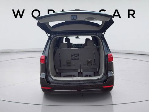 Used 2018 Kia Sedona L FWD image 18