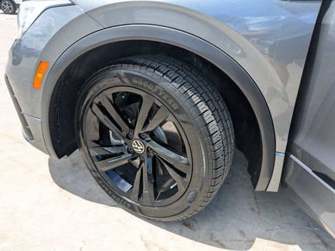 Used 2023 Volkswagen Tiguan SE R-Line FWD image 36
