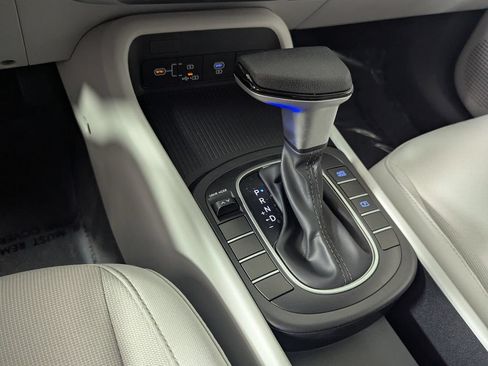 Used 2024 Hyundai Kona SE FWD image 23