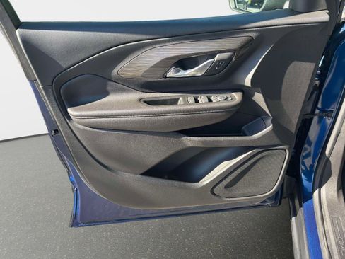 Used 2022 GMC Terrain SLE w/ Driver Convenience Package image 16