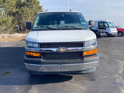 Used 2024 Chevrolet Express 2500 image 10