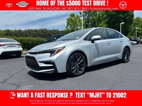 Used 2025 Toyota Corolla SE FWD image 1