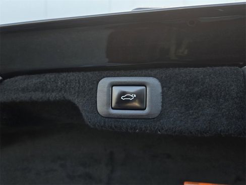 Used 2020 Lexus LS 500 image 39