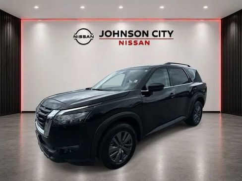 Used 2025 Nissan Pathfinder SV FWD image 9