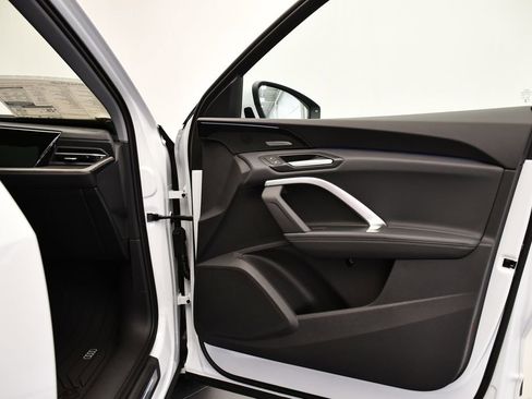 Used 2025 Audi Q5 Premium Plus w/ Premium Plus image 44