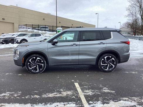 Used 2024 Mitsubishi Outlander SEL image 4