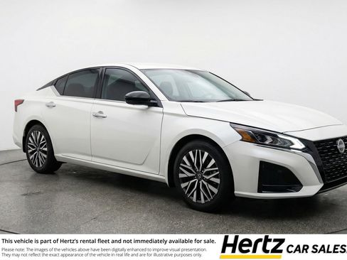 Used 2025 Nissan Altima 2.5 SV FWD image 1