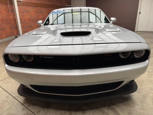 Used 2021 Dodge Challenger R/T Scat Pack RWD image 9
