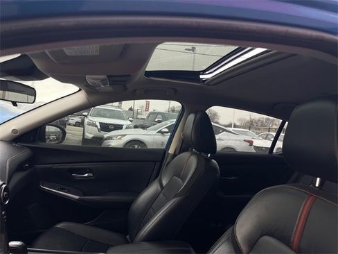 Used 2023 Nissan Sentra SR w/ SR Premium Package image 10