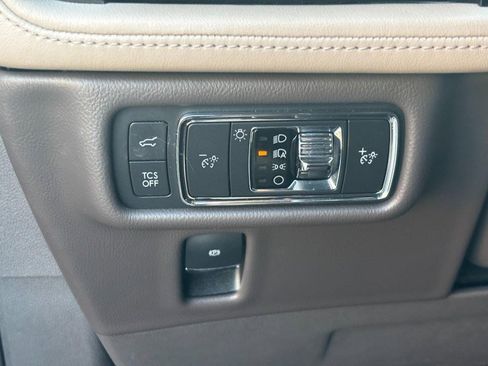 Certified 2022 Lincoln Nautilus Reserve w/ Equipment Group 201A image 17