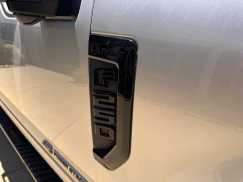Used 2019 Ford F250 Lariat w/ Lariat Ultimate Package AWD/4WD image 38