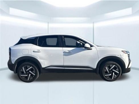 Used 2025 Nissan Kicks SV FWD image 5