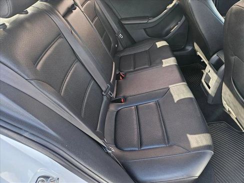 Used 2017 Volkswagen Jetta SE image 19