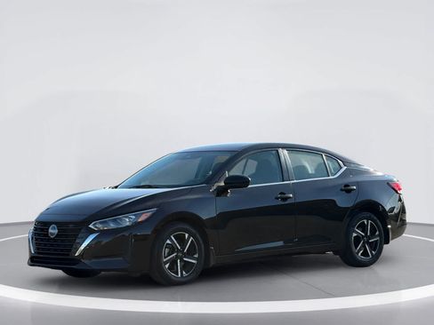 Used 2024 Nissan Sentra SV FWD image 2