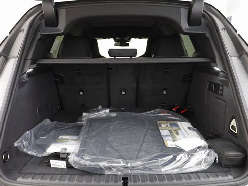 New 2026 BMW iX xDrive60 w/ M Sport Package image 18