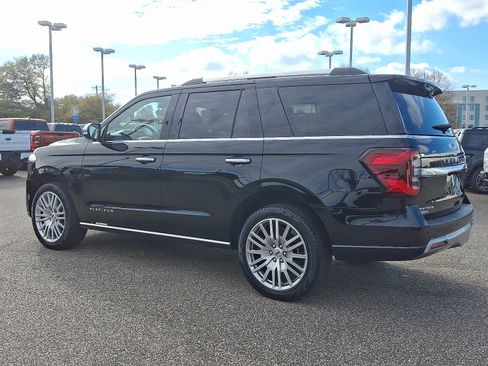 Certified 2024 Ford Expedition Platinum image 7