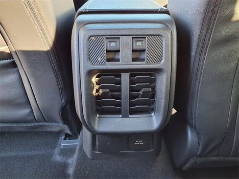 New 2025 Ford Bronco Outer Banks image 7