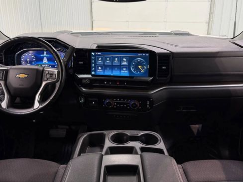 Used 2024 Chevrolet Silverado 2500 LT w/ Convenience Package image 13