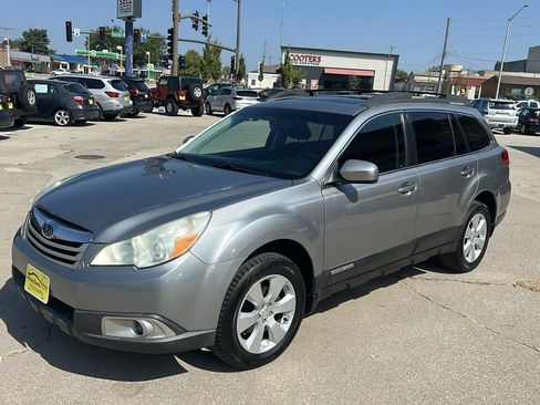Used 2010 Subaru Outback 2.5i Premium AWD/4WD image 7