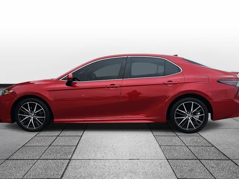 Used 2021 Toyota Camry SE image 8