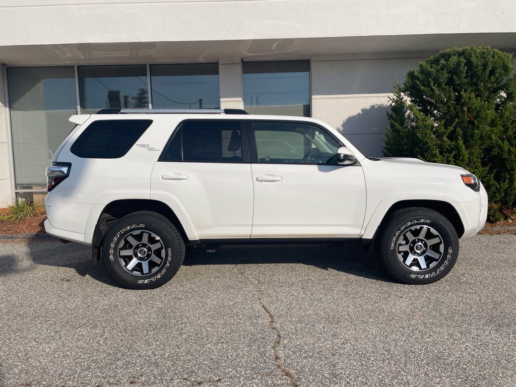 Used 2017 Toyota 4Runner TRD Off-Road AWD/4WD image 7
