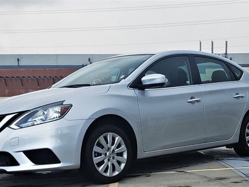 Used 2018 Nissan Sentra S FWD image 1