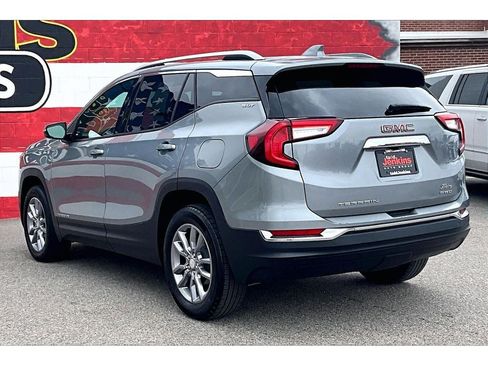Used 2024 GMC Terrain SLT AWD/4WD image 13