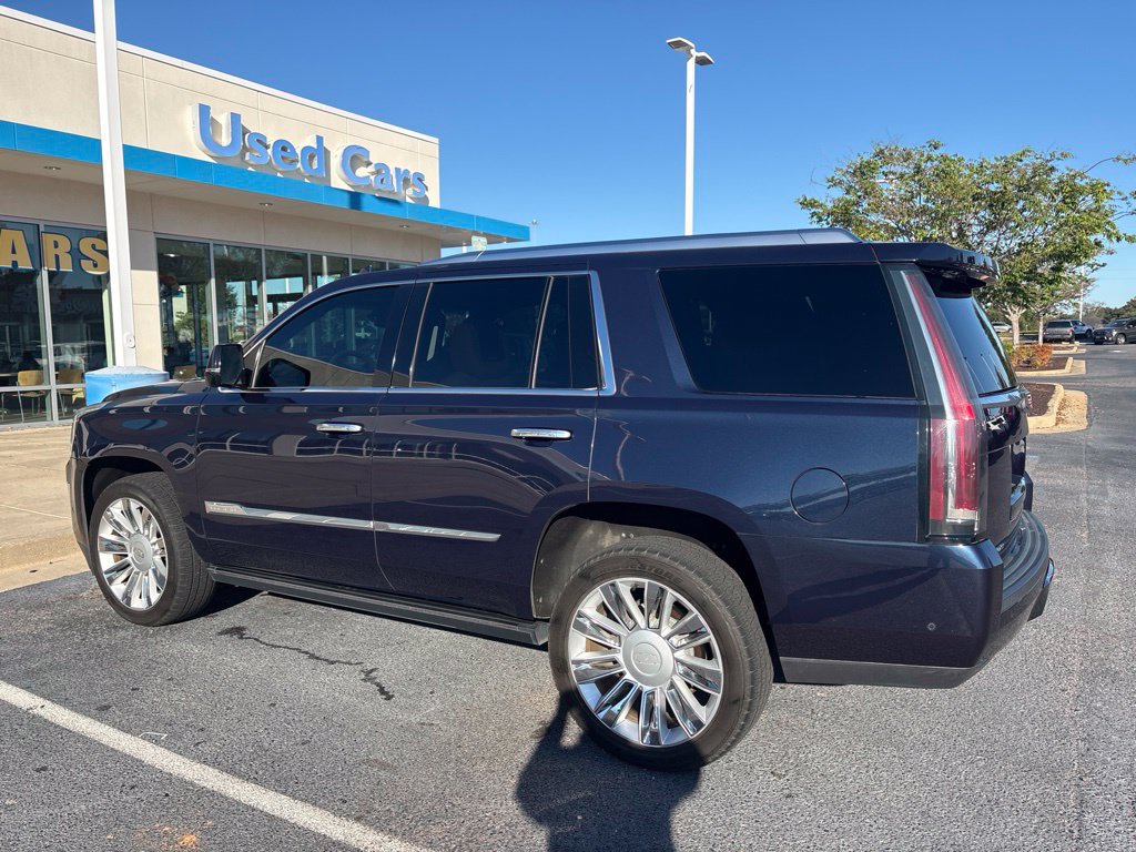 Used 2017 Cadillac Escalade Platinum AWD/4WD image 2