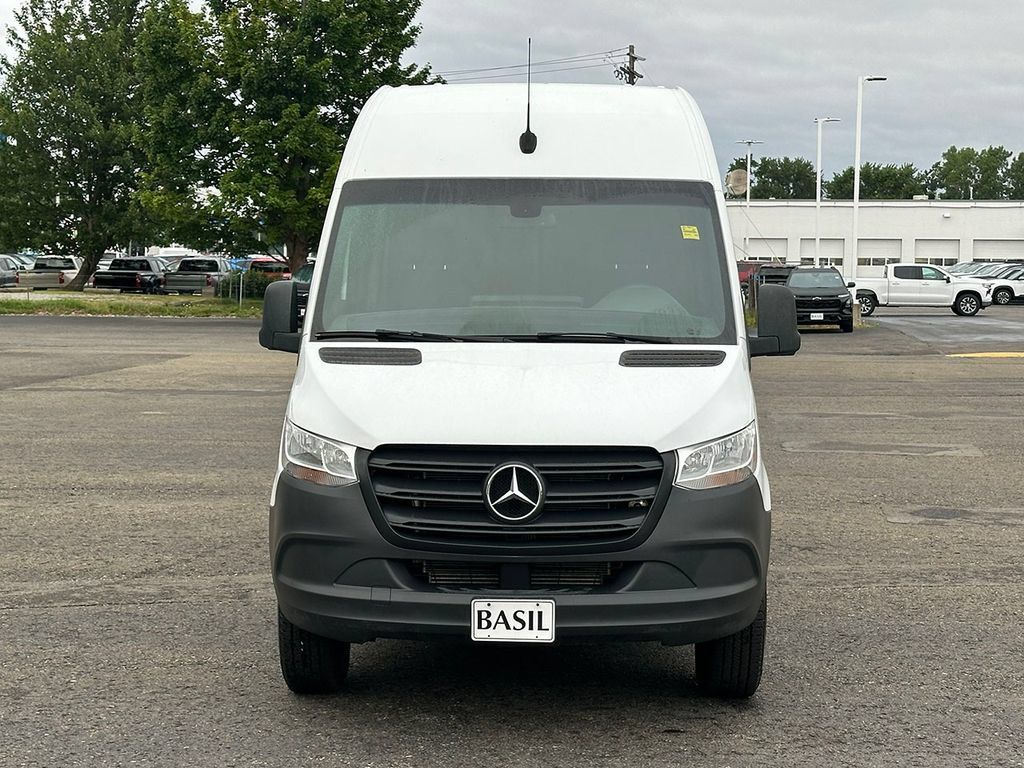 Used 2022 Mercedes-Benz Sprinter 1500 image 9