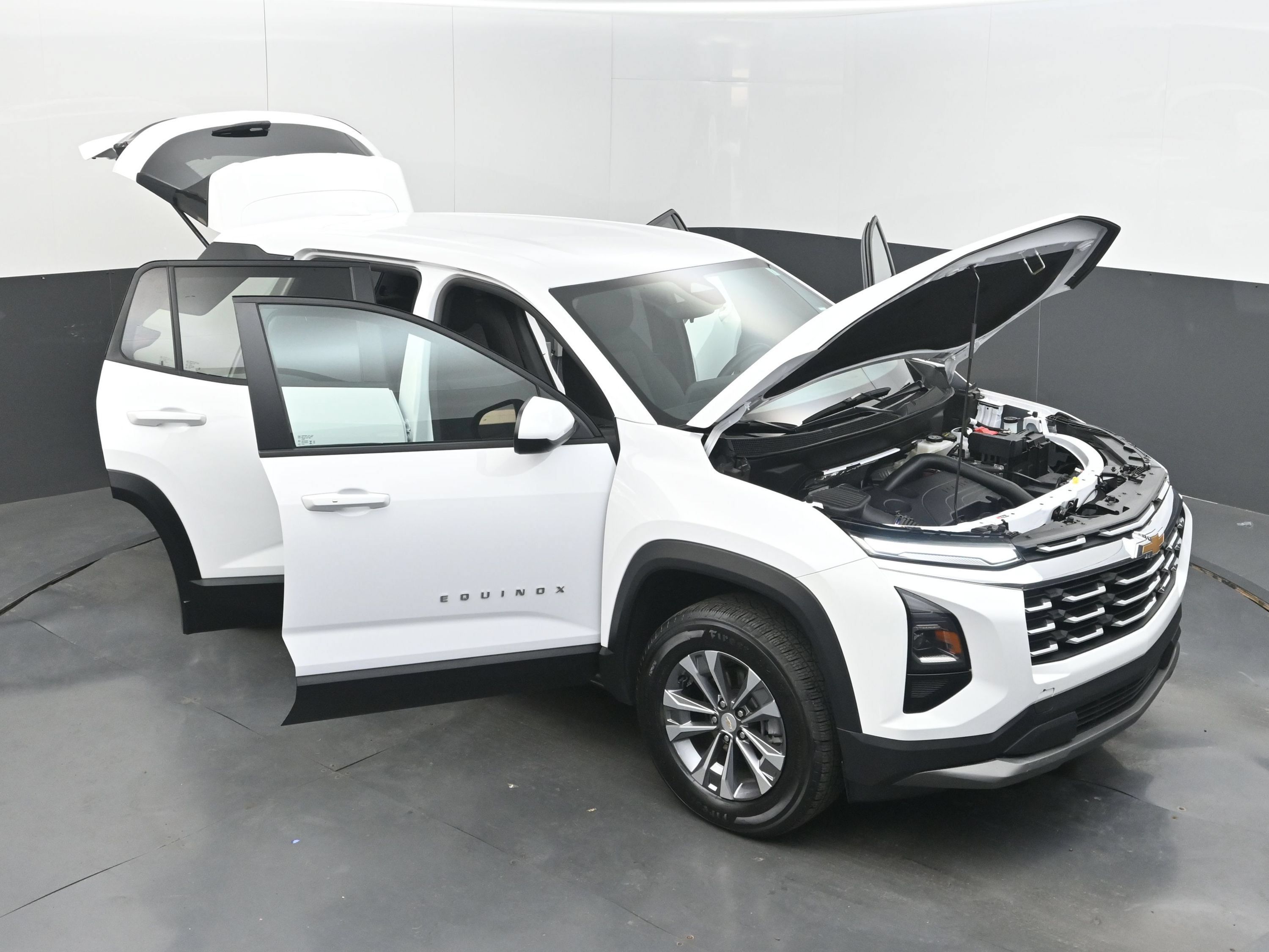 Used 2026 Chevrolet Equinox LT FWD image 41
