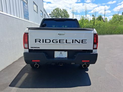 Used 2025 Honda Ridgeline Black Edition image 11