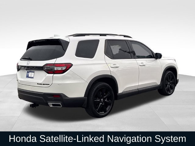 Used 2025 Honda Pilot Black Edition image 7