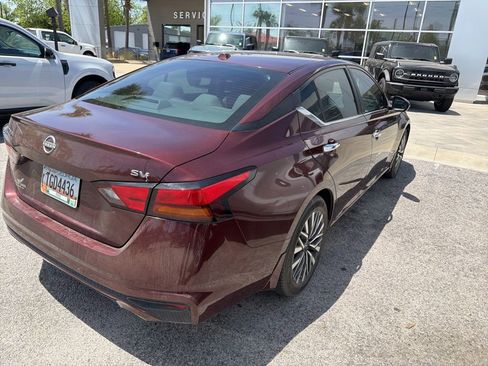 Used 2024 Nissan Altima 2.5 SV w/ SV Premium Package FWD image 9