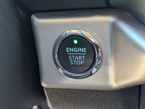 Used 2024 Ford Expedition XLT AWD/4WD image 18