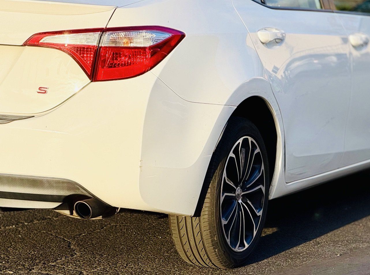 Used 2015 Toyota Corolla S FWD image 8