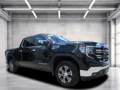 Certified 2026 GMC Sierra 1500 SLT AWD/4WD image 1